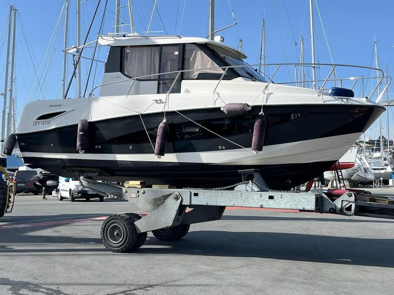 Bateau moteur Quicksilver Activ 855 Weekend 2014 4