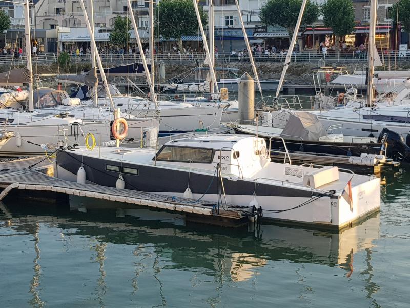 Bateau moteur Pogo LOXO 32 2019 3