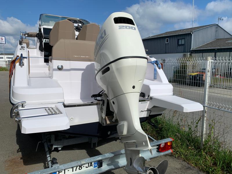 Bateau moteur Ranieri NEXT 220 SH 2019 exterieur 10