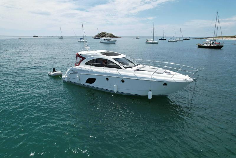 Bateau moteur Beneteau Monte Carlo 42 2011 exterieur 2