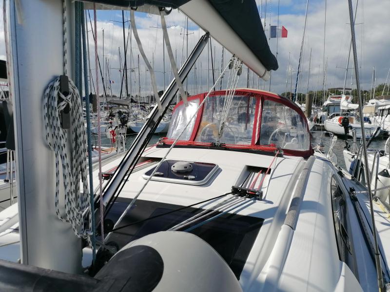 Voilier Beneteau Oceanis 40 2011 exterieur 8