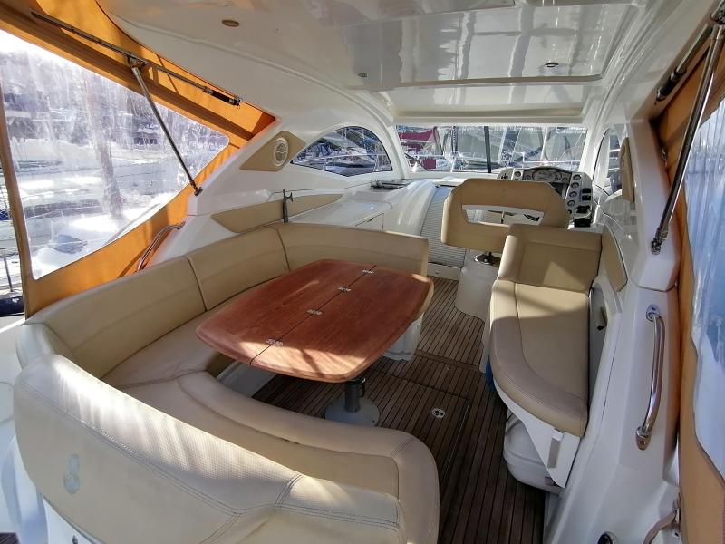 Bateau moteur Beneteau Monte Carlo 32 Hard Top 2011 exterieur 10