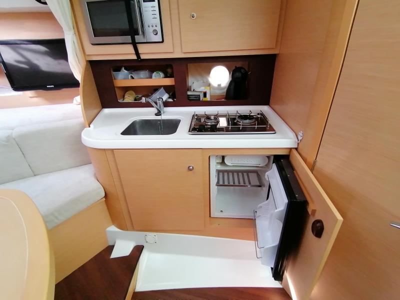 Bateau moteur Beneteau Monte Carlo 32 Hard Top 2011 exterieur 19