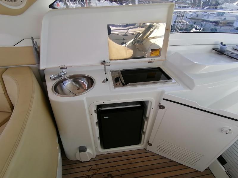 Bateau moteur Beneteau Monte Carlo 32 Hard Top 2011 exterieur 16