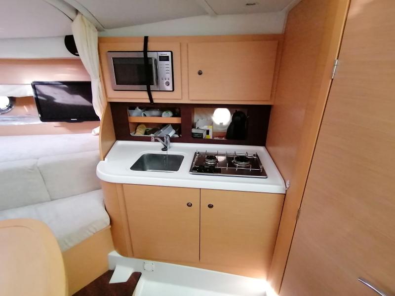 Bateau moteur Beneteau Monte Carlo 32 Hard Top 2011 exterieur 21